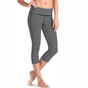 Athleta strip Capri